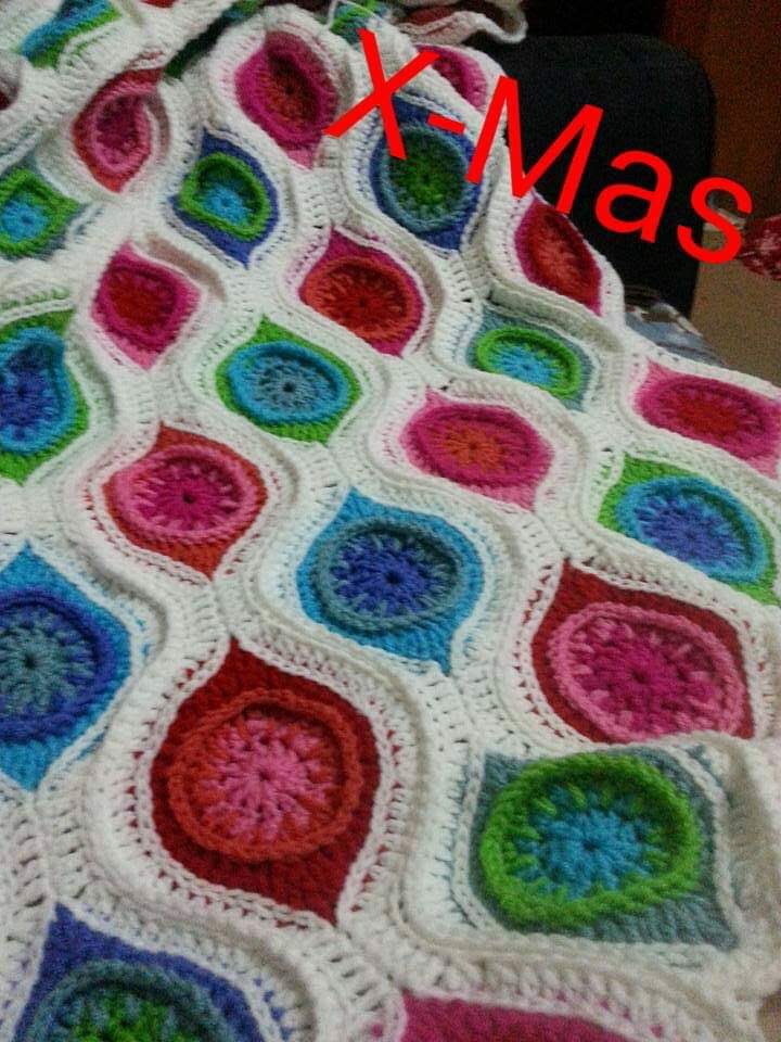 Retro Ornament Crochet Blanket